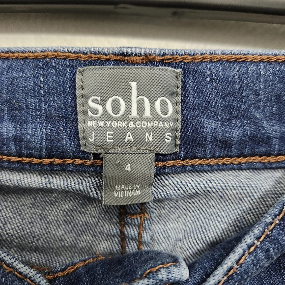 Soho women's distressed denim shorts size 4 blue - Picture 4 of 5